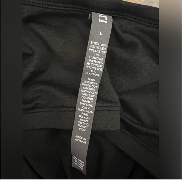 Vuori Halo Essential Dress
Women's DreamKnit Dress HEATHERED BLACK SIZE LARGE - Picture 13 of 13